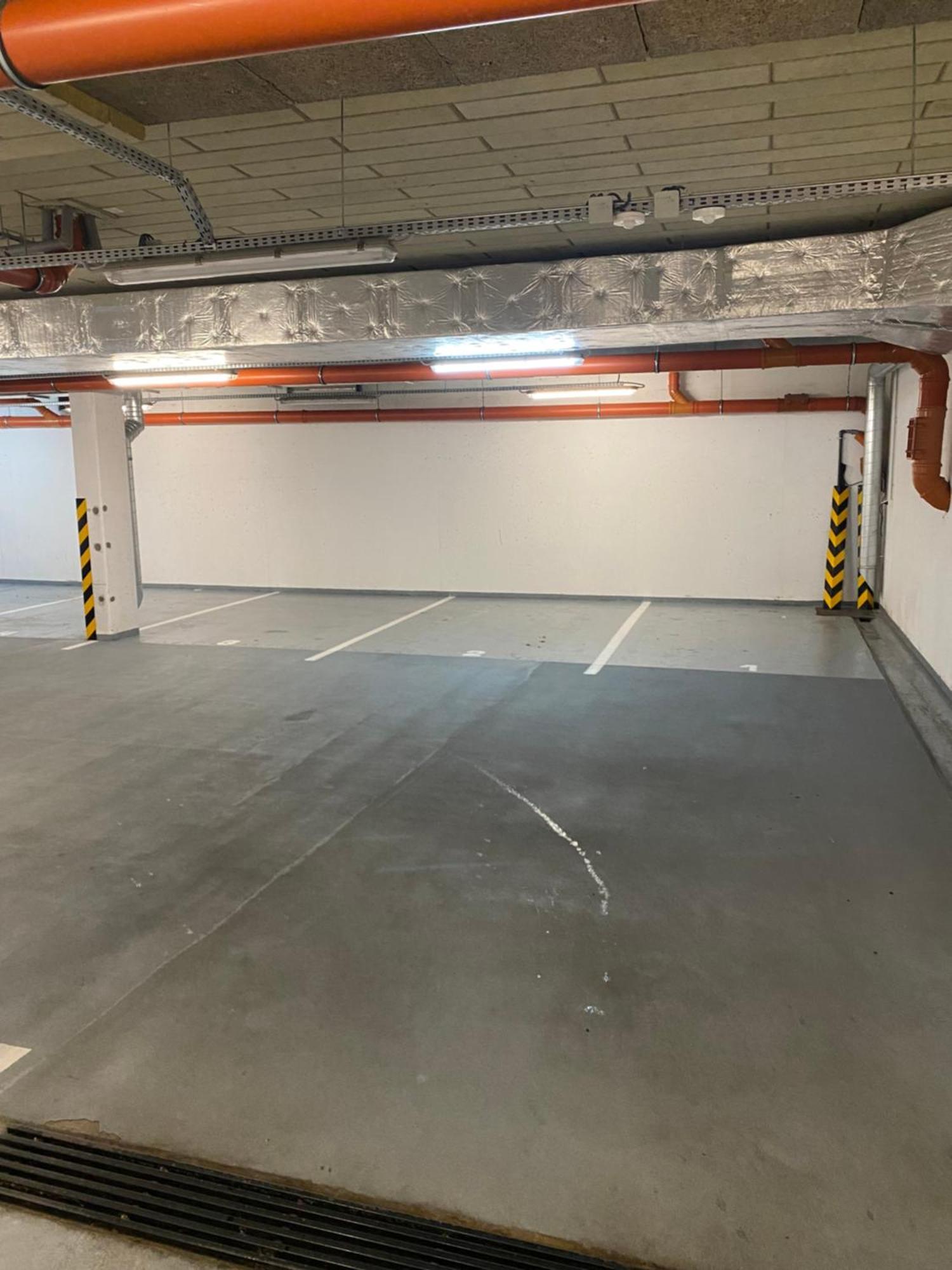 The Elite Suite Downtown 2- Bedroom Apt Ac & Garage Parking 브라티슬라바 외부 사진